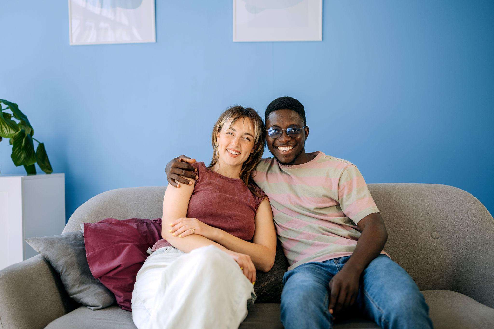 Sitting Couple Poses - Couple Poses for Photoshoot