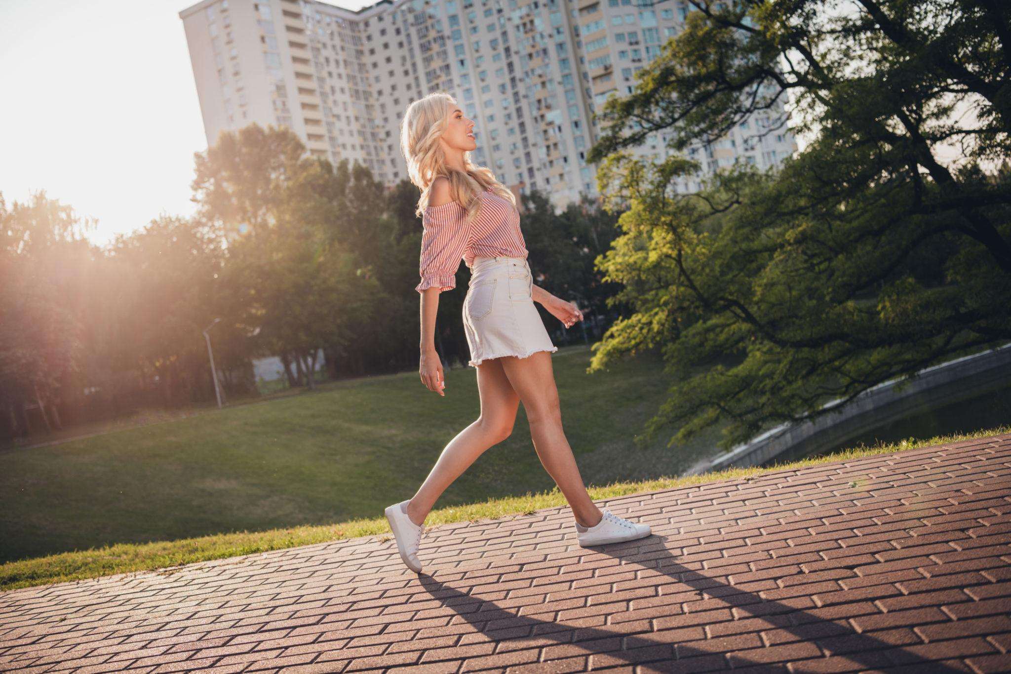 Walking Pose - Standing Poses for Photoshoot