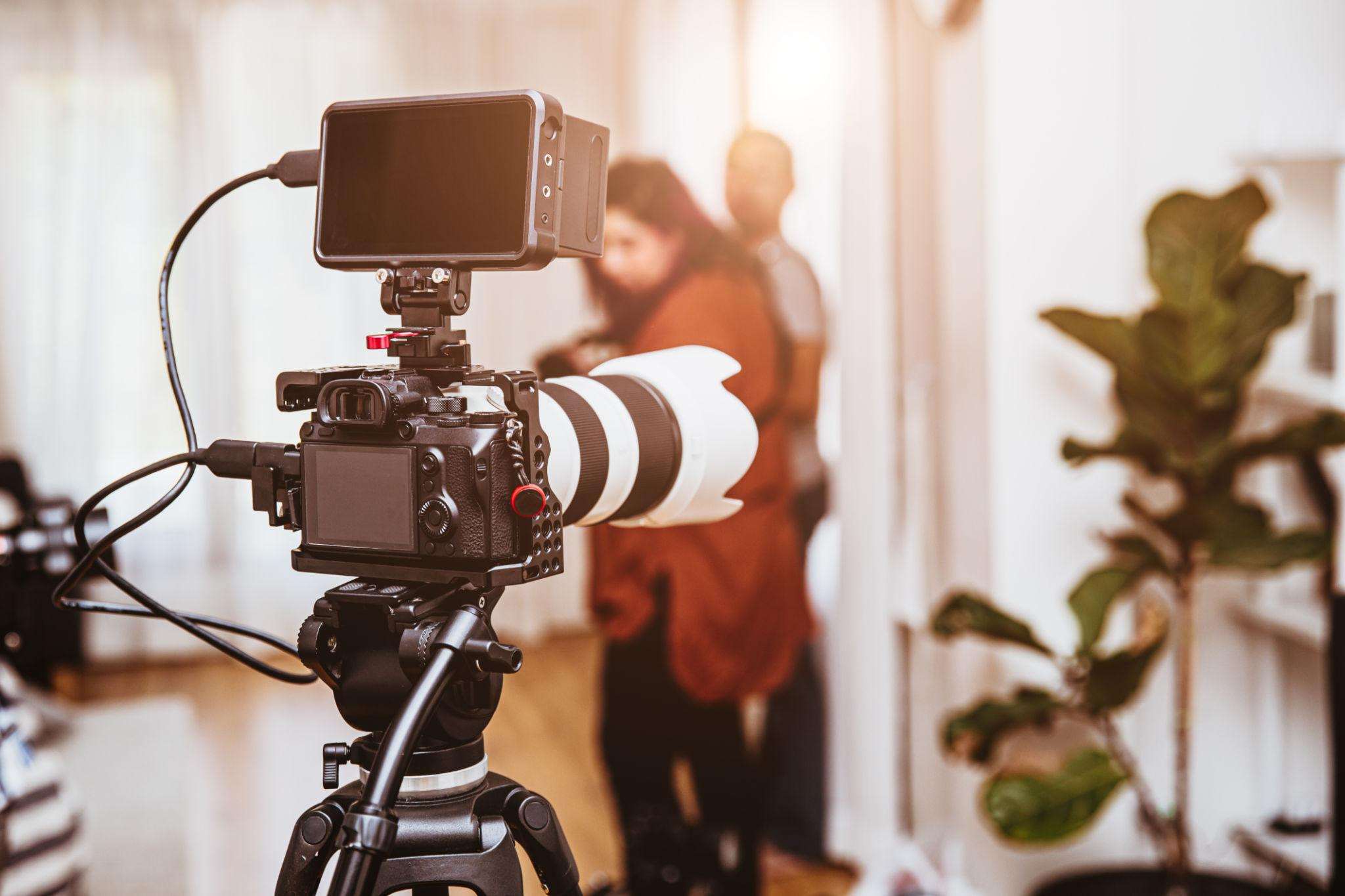 Canon EOS R50 - Best Camera for YouTube Shorts & Reels
