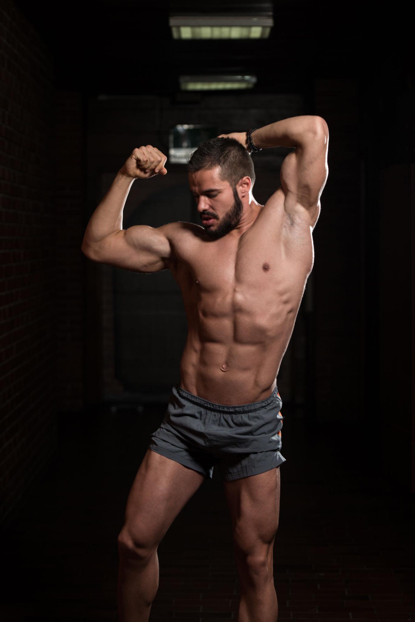 Dumbbell Curl Pose - best gym photography poses