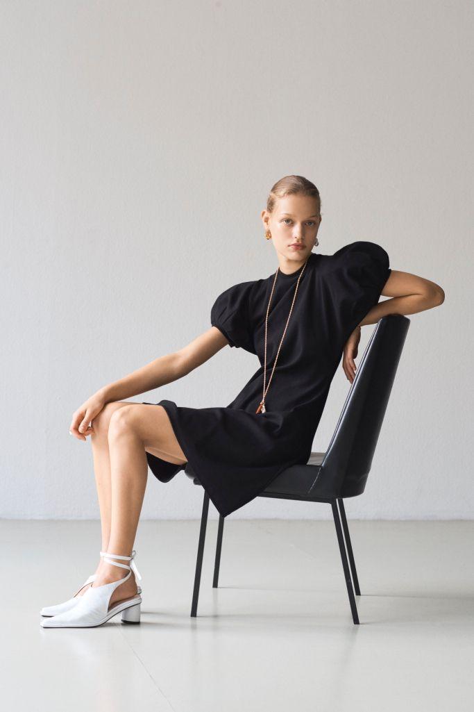 Editorial Sitting Pose - Best Fashion Photography Poses - The Candid Shoot