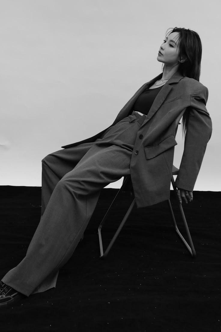 Editorial Sitting Pose - Best Fashion Photography Poses - The Candid Shoot