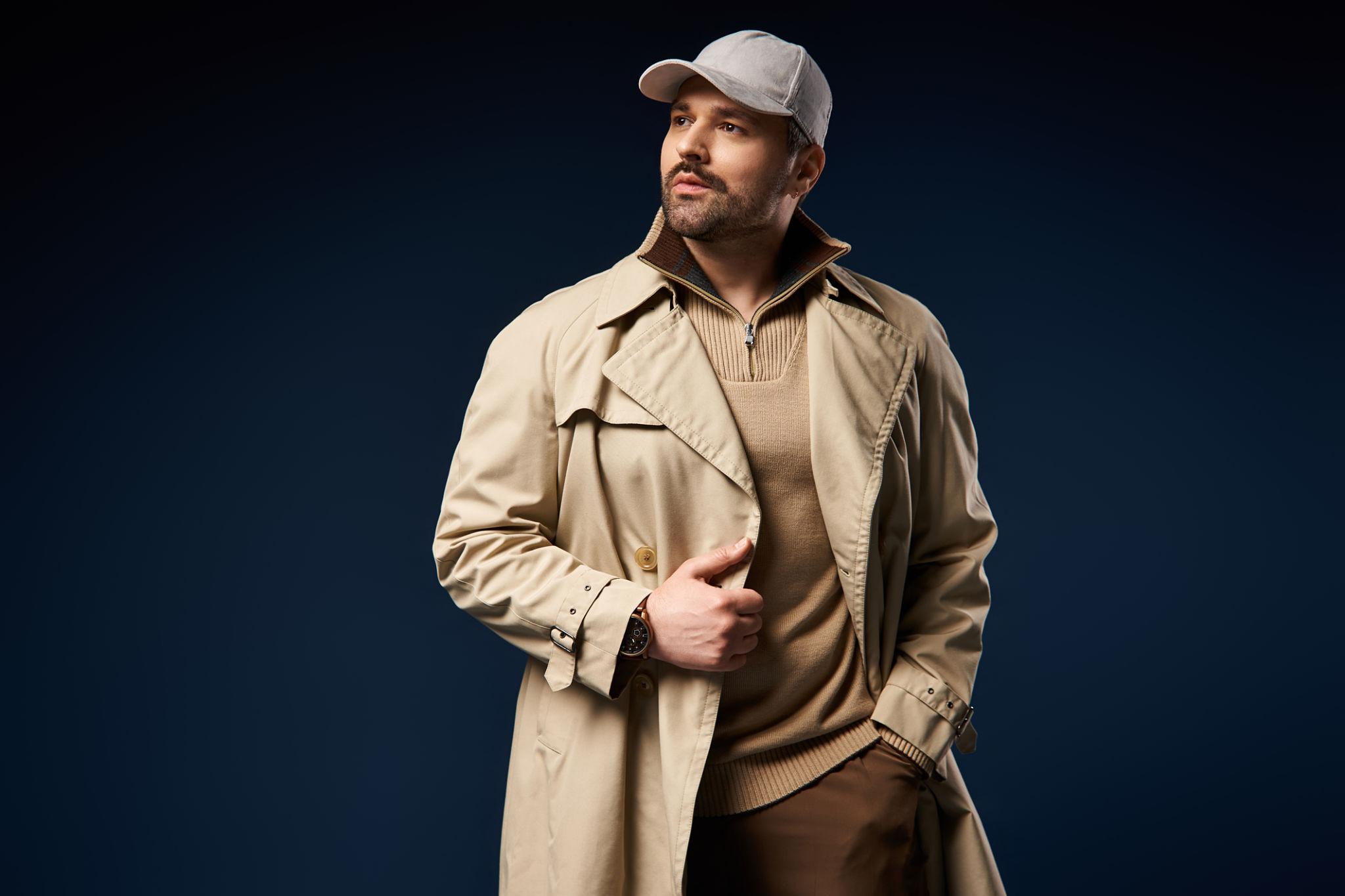 Jacket Adjustment Pose - Best Fashion Photography Poses - The Candid Shoot