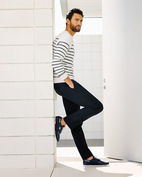 Leaning Pose - Best Fashion Photography Poses - The Candid Shoot