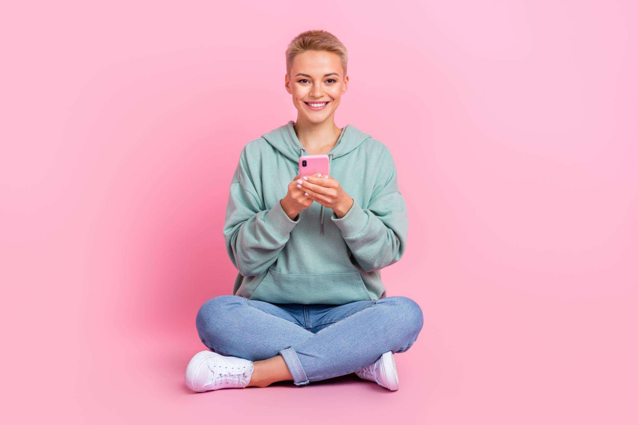 Sitting Pose - Instagram poses for girls