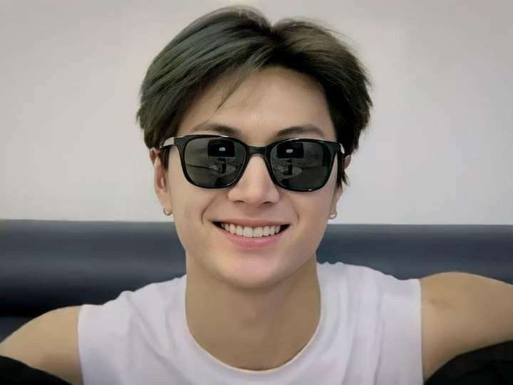 Sunglasses Pose - Instagram poses for boys
