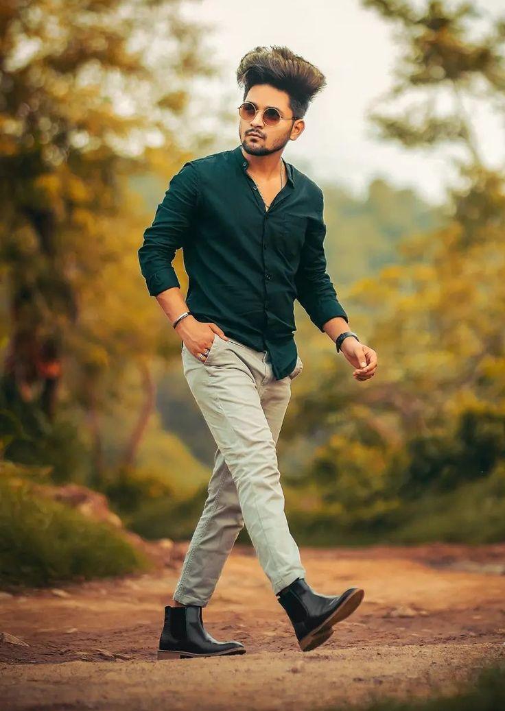 Walking Pose - Best Fashion Photography Poses - The Candid Shoot