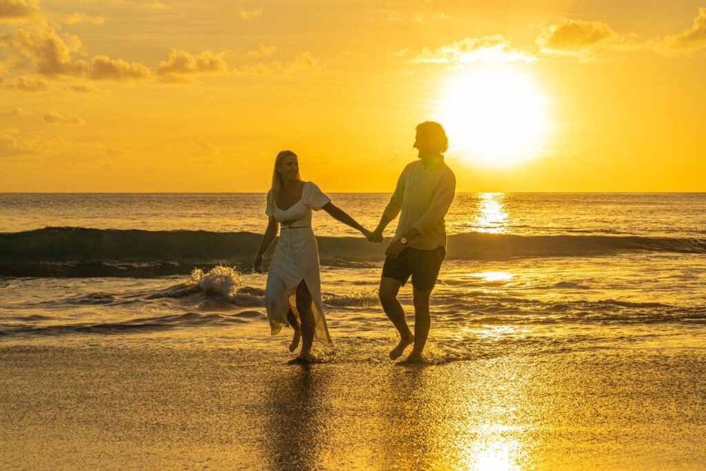 Beach Couple Poses