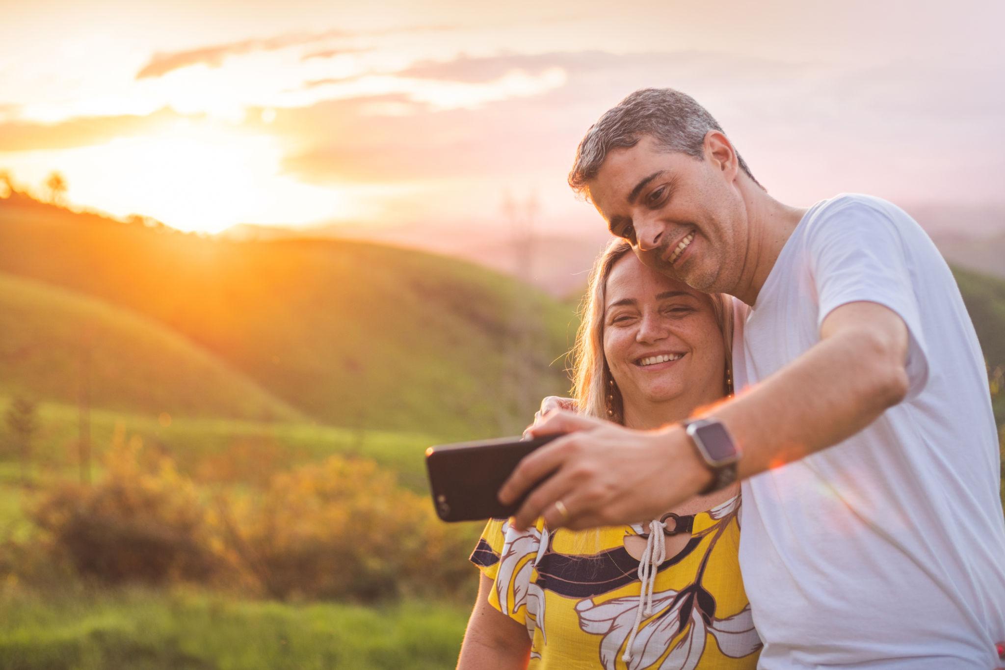 Beach and travel couple selfies - Couple Selfie Poses