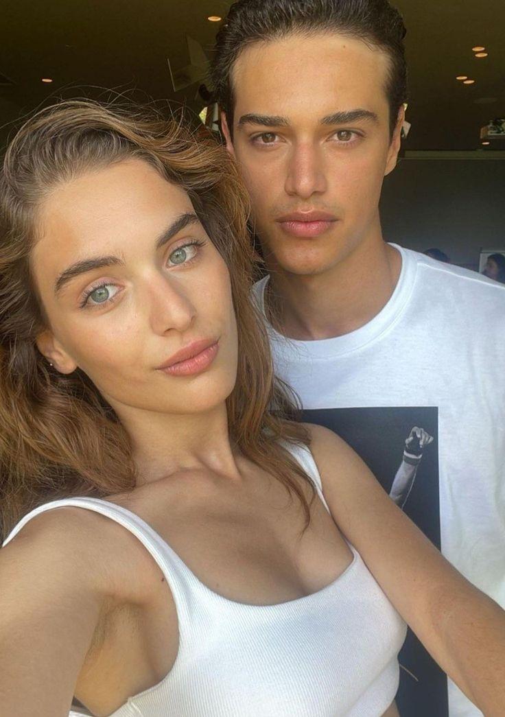 Best couple selfie ideas for Instagram - Couple Selfie Poses