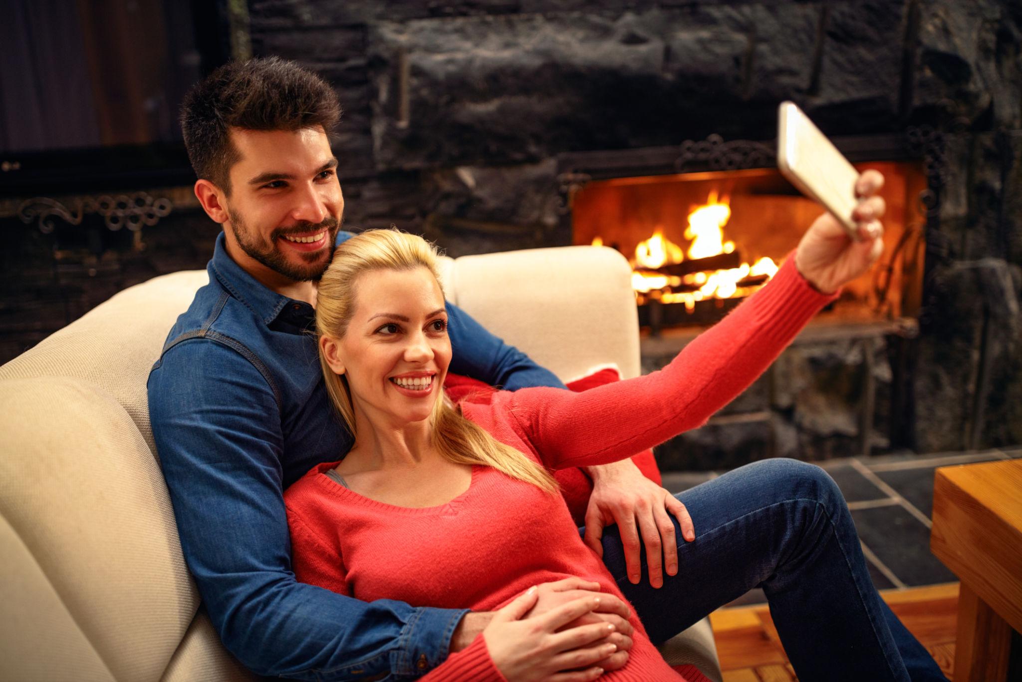 Best couple selfie ideas for Instagram - Couple Selfie Poses