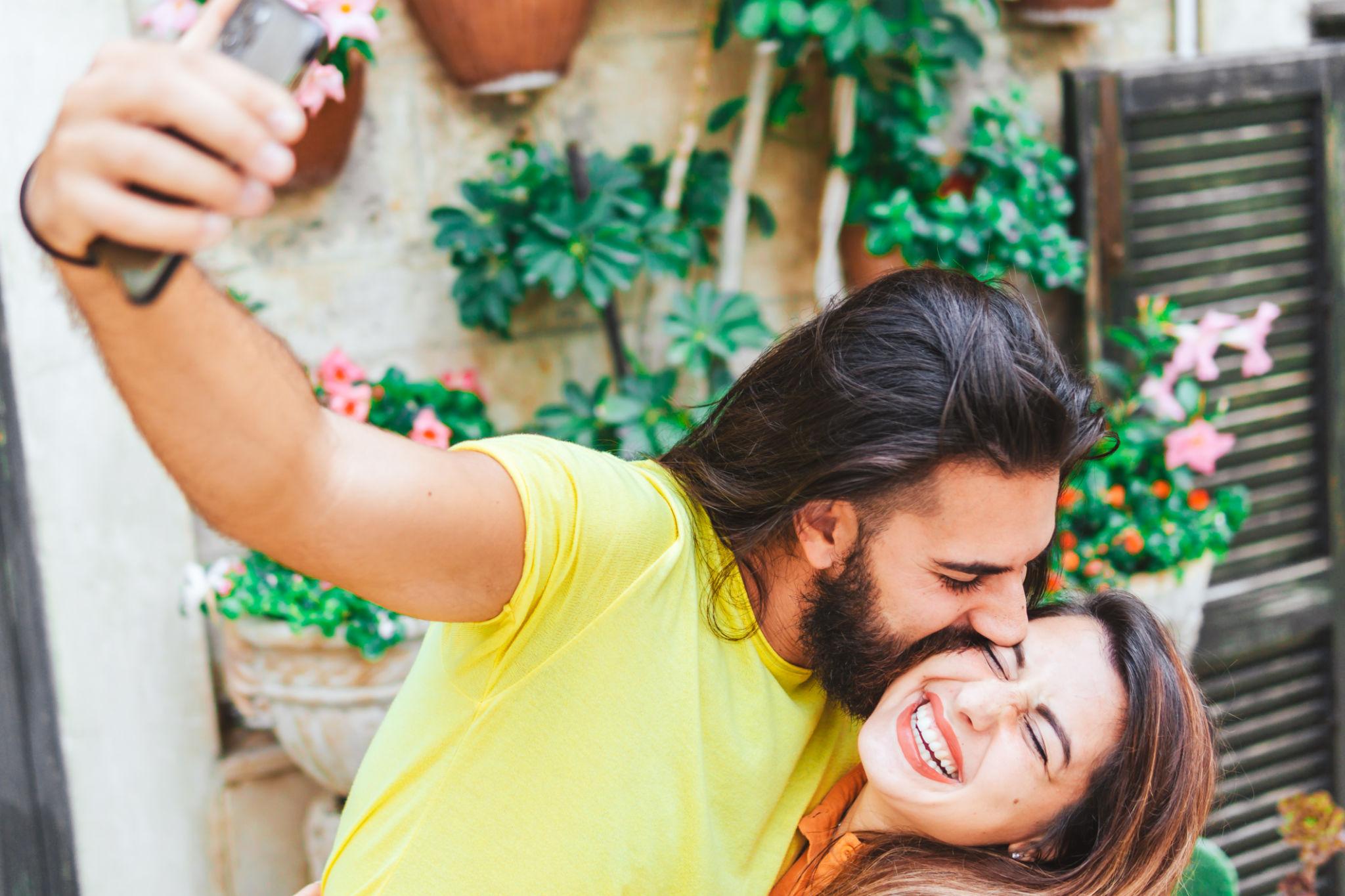 Best couple selfie ideas for Instagram - Couple Selfie Poses