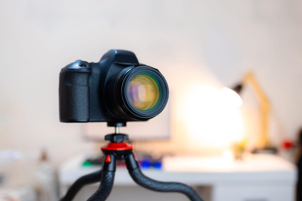 DSLR vs Mirrorless vs Smartphone - Photography Tutorials