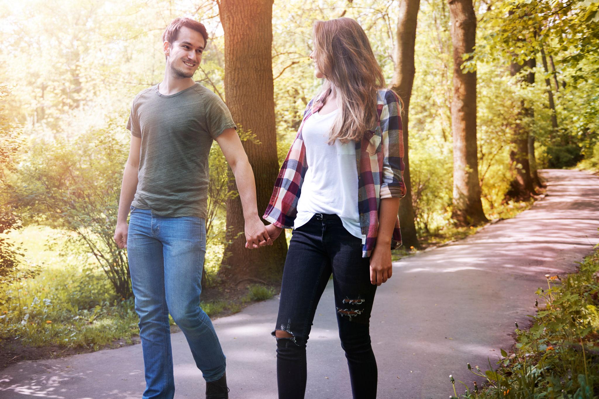Holding hands while walking away -Romantic couple poses