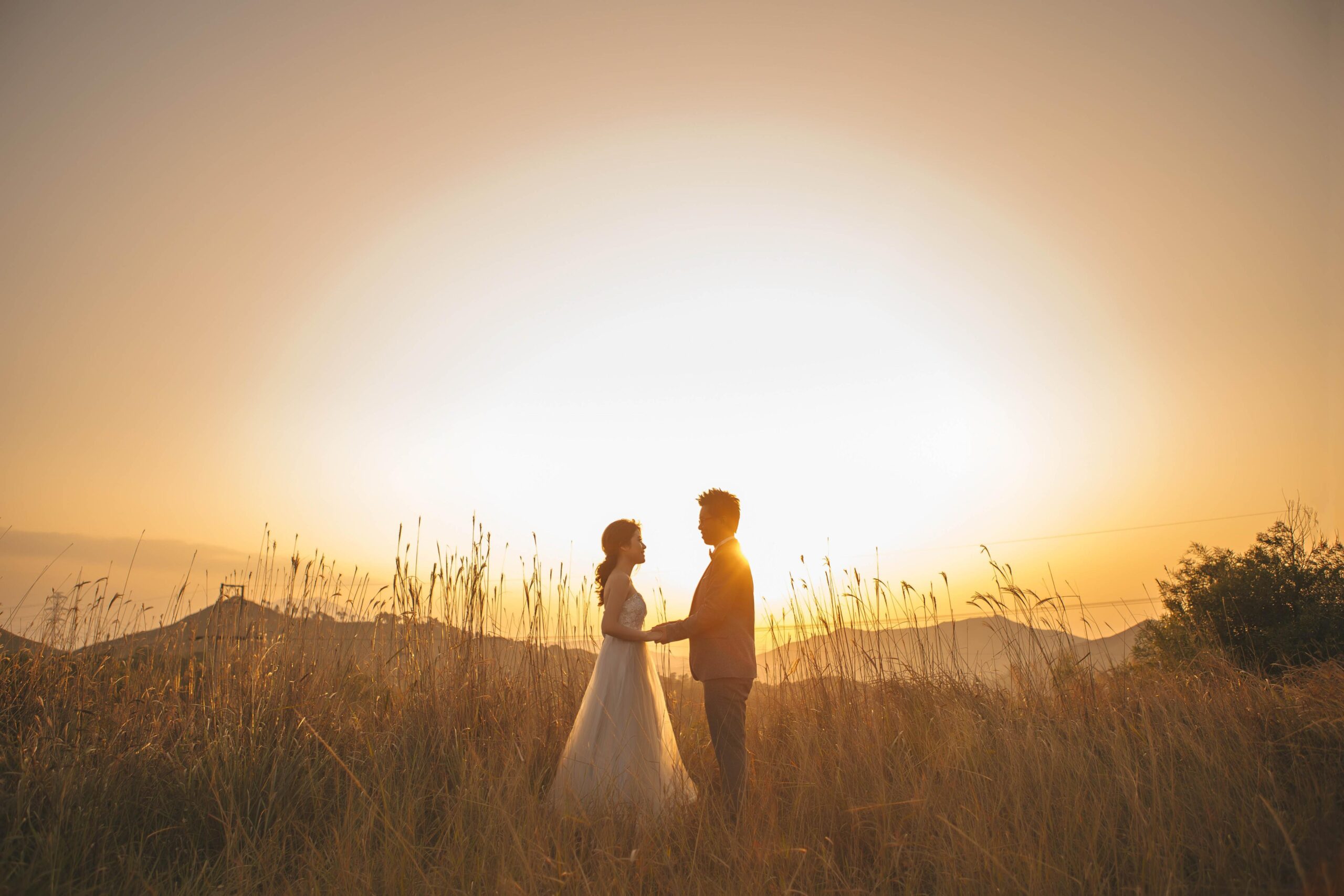 Natural pre wedding couple photography - Pre-Wedding Photoshoot Ideas