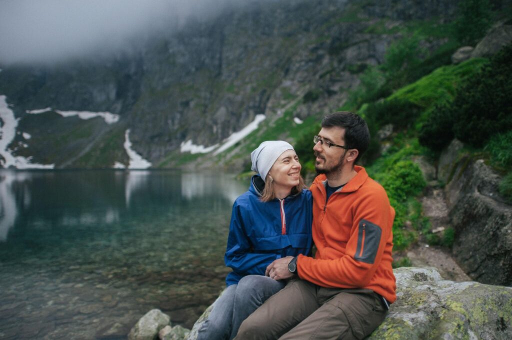 Travel Couple Poses