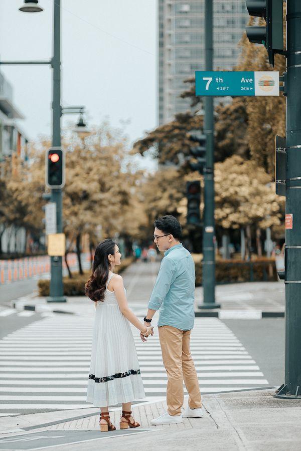 Urban pre wedding photography ideas - pre wedding photoshoot ideas