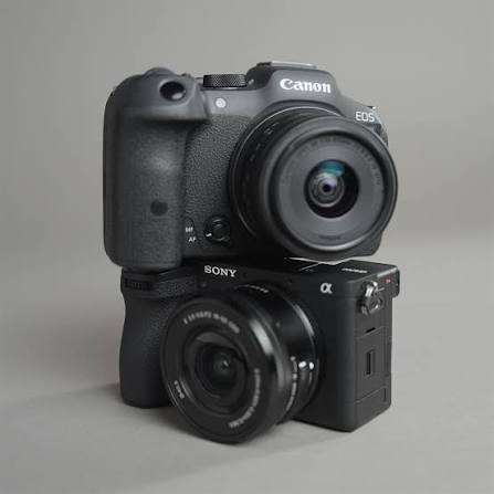 Sony A6700 vs Canon R7